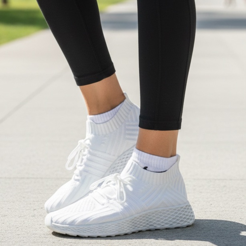 NWT Altar'd State Women’s Tuscan White Aero-Knit Trainers